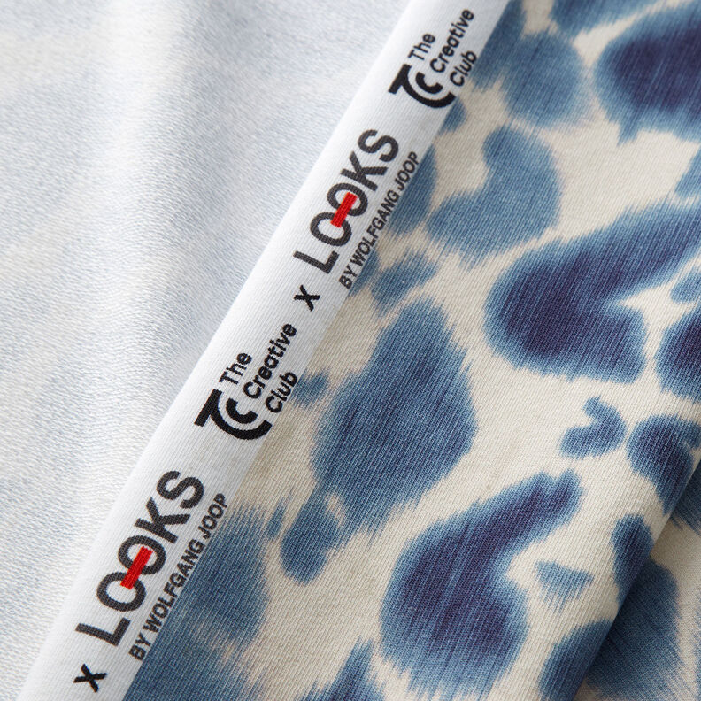 GOTS French terry batik leopard print | TCC x LOOKS by Wolfgang Joop – brilliant blue/cream,  image number 4