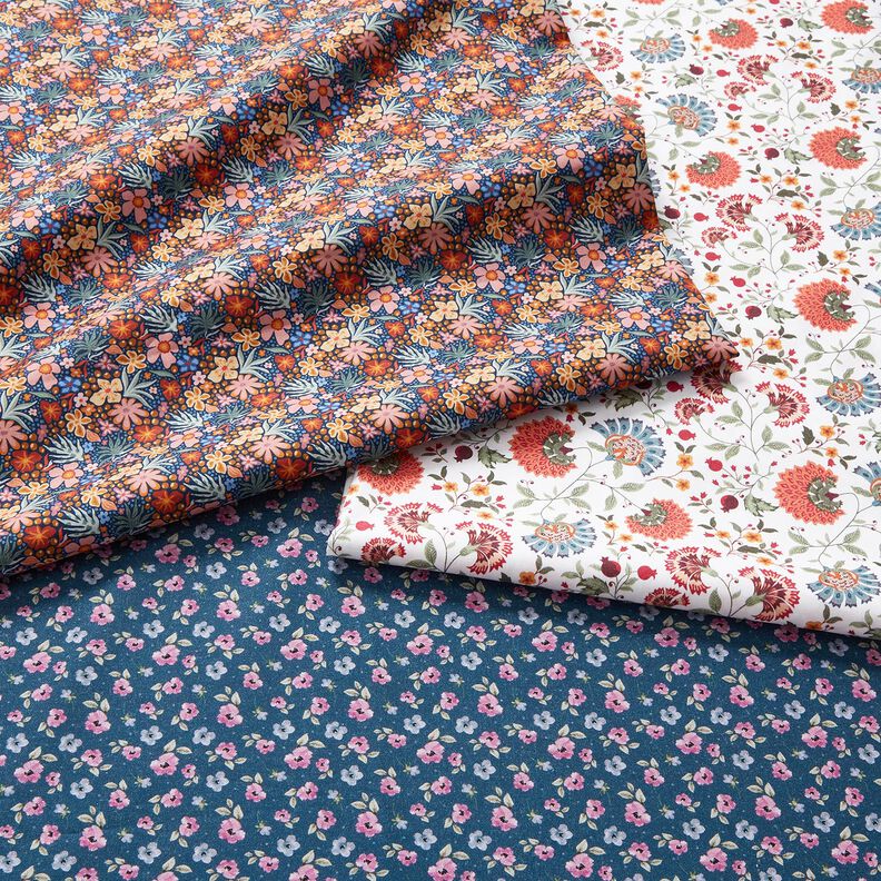 Cotton Poplin elegant floral tendrils – white/berry,  image number 5
